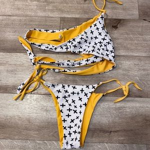 Cross yellow swimsuit